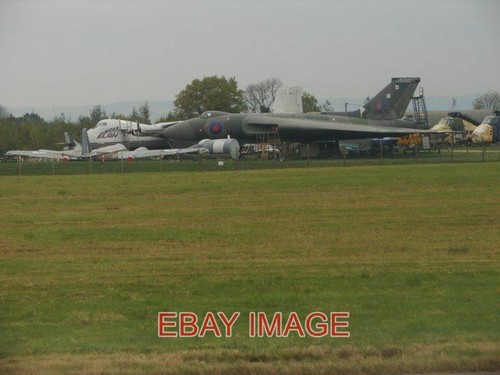 Photo vulcan bomber situated - photo,