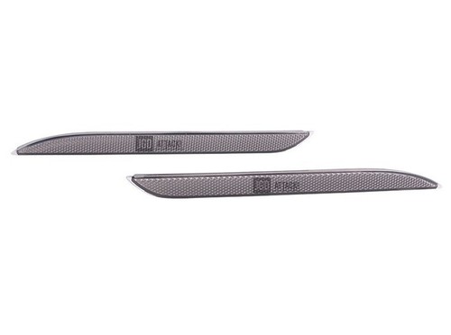 Rear bumper diffuser reflector - bumper/diffuser,