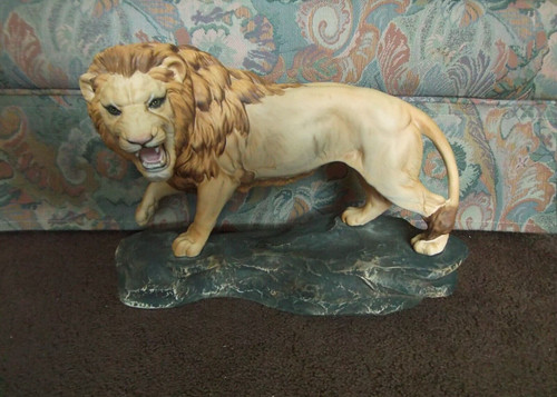 Beswick lion 33 - lion, 20