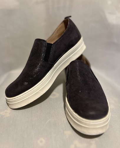 Caprice grey textured - textured, nubuck