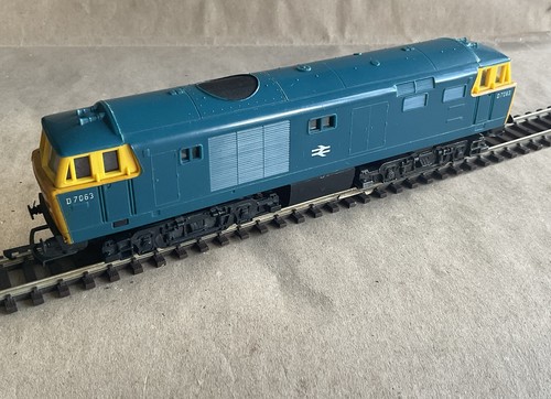 Hornby r758 blue class - hornby,