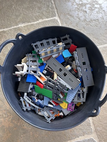 1kg mixed bricks parts - 1kg, and