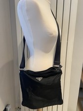Prada Messenger Nylon Crossover Man Bag Black Zip Up Pocket Black Medium