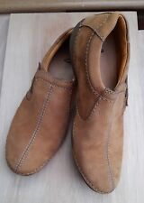 CLARKS MEN,S BEIGE TAB FASTENING SHOES LEATHER SIZE 8 1/2