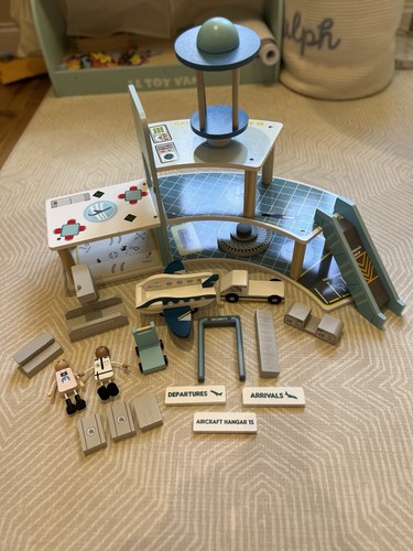 Aldi little town wooden - little,