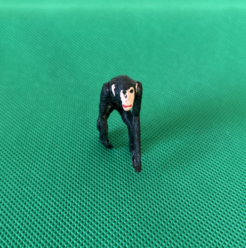 Britains 1375 chimpanzees - britains,