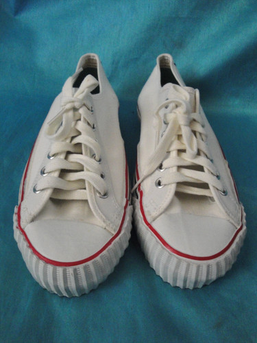 New vintage flyers white - pf,