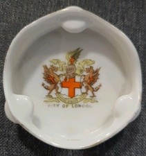 Vintage City Of London Small Crested China Trinket/Tray Approx 7cm. Pre-owmed.