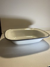 Grey Trim Enamel Pie Dish