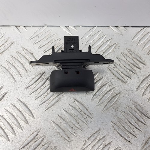 Nissan pulsar hazard light - pulsar,