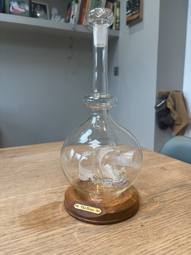 Ship bottle the - a, pinta