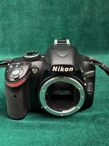 Nikon d3200 camera - nikon, body