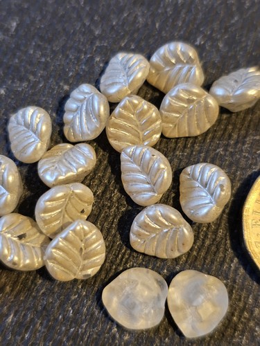 Set tiny cream white leaf - set, of