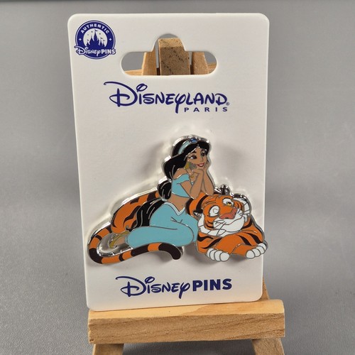 Disney pin trading - disney,