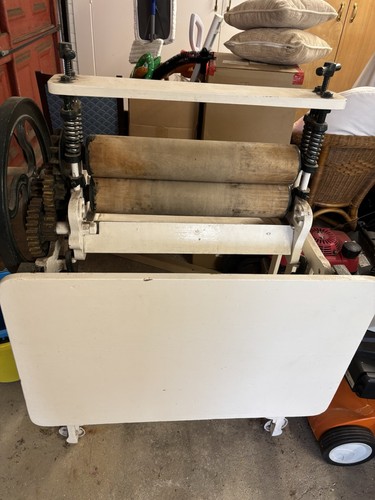 Vintage mangle wringer in - mangle/,