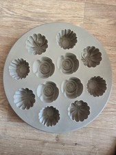 Pampered Chef Silicone Floral