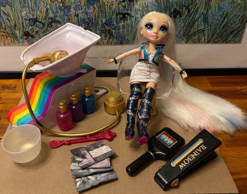 Rainbow high doll and - and, salon