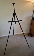 Vintage Winsor & Newton metal easel in very good condition. 