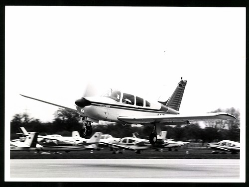 Photograph airplane piper - photograph,