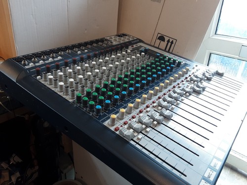 Soundcraft signature eu - 16,