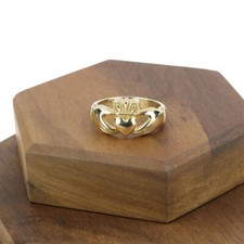 Men 10k gold claddagh - men's,