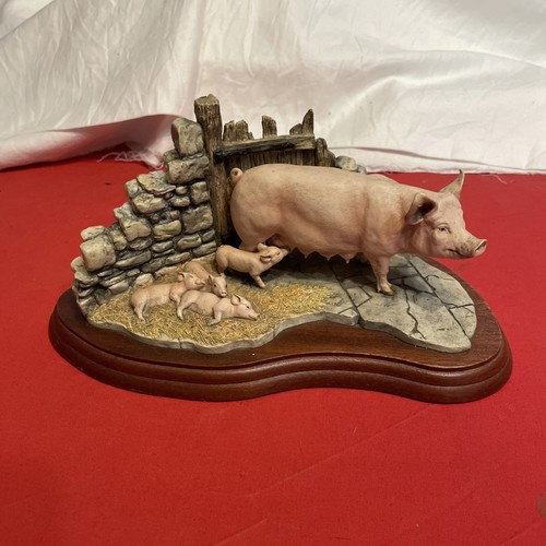 Border fine arts pig pigs - border,