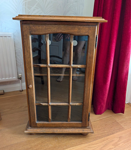 Oak cabinet with glass - hi, fi