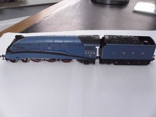 Hornby OO gauge LNER 4-6-2 A4 Mallard locomotive number 4468