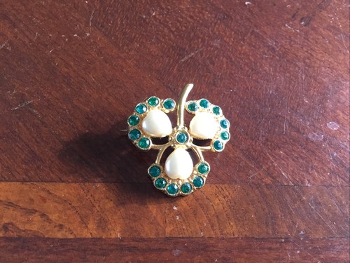 Vintage shamrock brooch - shamrock,