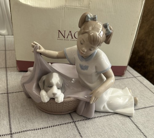 Nao girl with - girl, puppy