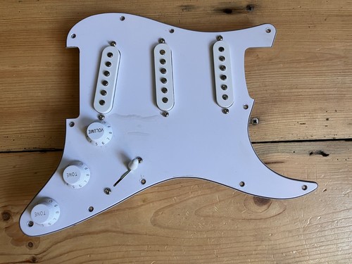 Fender standard stratocaster - standard,