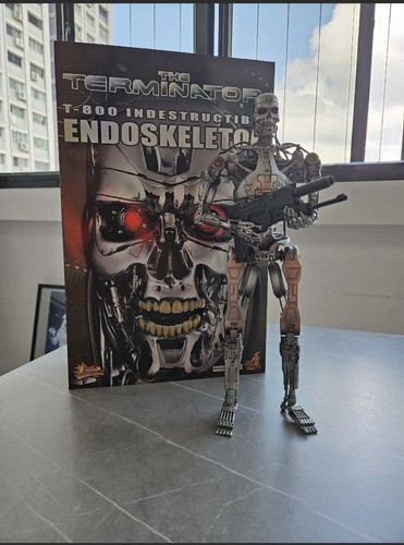 Hot toys endoskeleton t800 - endoskeleton,