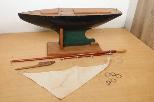 Vintage pond yacht - pond, early