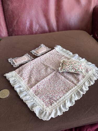 Dollhouse bedding lot 4pc - dollhouse,