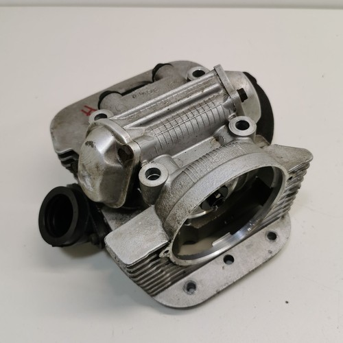 Yamaha 535 cylinder head - cylinder,