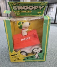 Rare in box AVIVA SNOOPY DOG HOUSE KENNEL VINTAGE TOY 1975 friction motorized