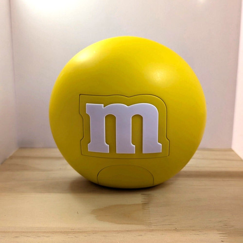 Vintage yellow plastic - m&ms,