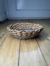 Excellent Condition: Multi-Purpose Small Wicker Basket (19.5 L x 15 W x 7cm H)