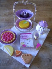 MRS POTTS AFTERNOON TEA SET TEAPOT CHIP MRS POTTS COOKIES STAND CAKES PLAY SET
