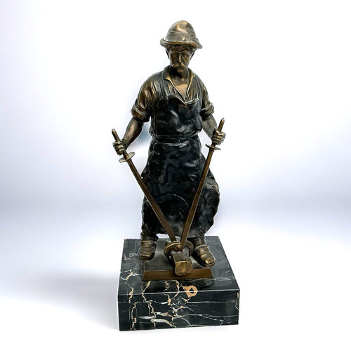 Vintage bronzed metal figure - bronzed,