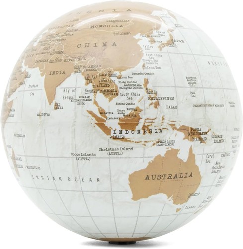 Revolving globe self - revolving,