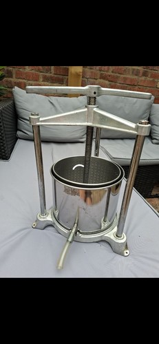 Press wine fruit cider - press,