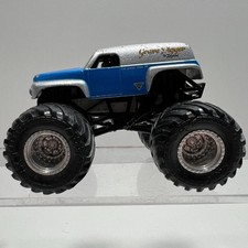 Monster Jam Monster Truck Grave Digger The Legend 1:64 Diecast *Bent Axle*