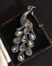 Vintage Style Jewellery Art