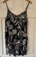 F&F black and white palm leak