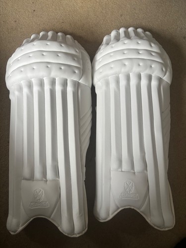 Brand new mens cricket pads - brand, rh