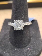 THE LEO Legacy Round-Cut