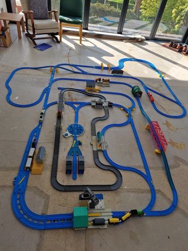 Large tomy trackmaster set - large,