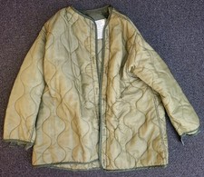1970s Vintage US Military Extreme Cold Weather Quilted Parka Liner Jacket Medium