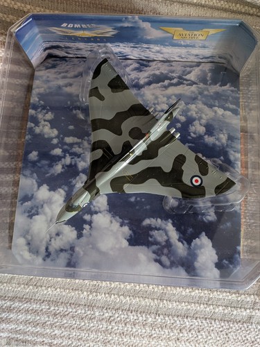 Corgi aviation 144 avro - 1,